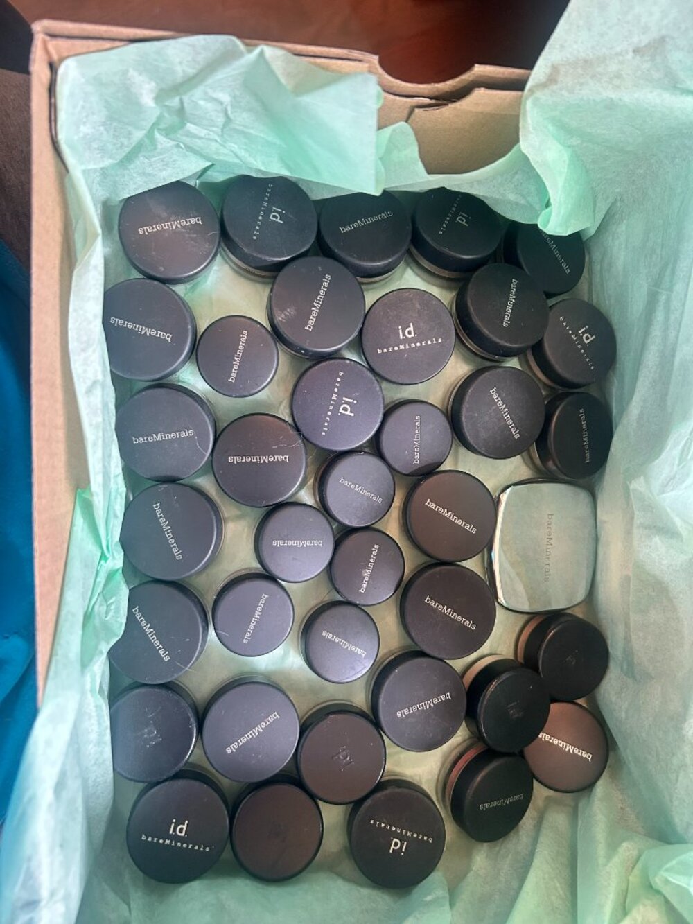 Assorted Unopened Makeup - Picture 4 of 8